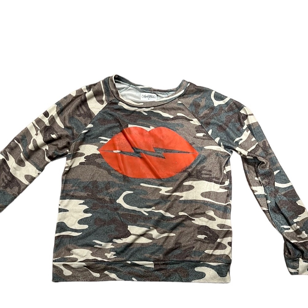 Lauren Moshi Graphic Sweatshirt.  Camo with red Lips.  Size S.